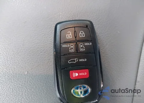 2022 Toyota Sienna Xle z USA, uszkodzony, nr VIN 5TDYRKEC5NS118086